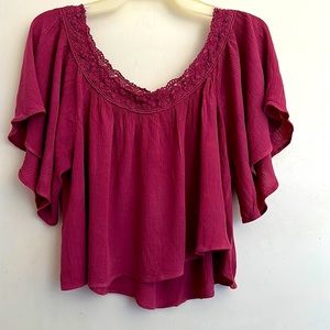 Forever 21 Women’s Pink Crop Top Size M